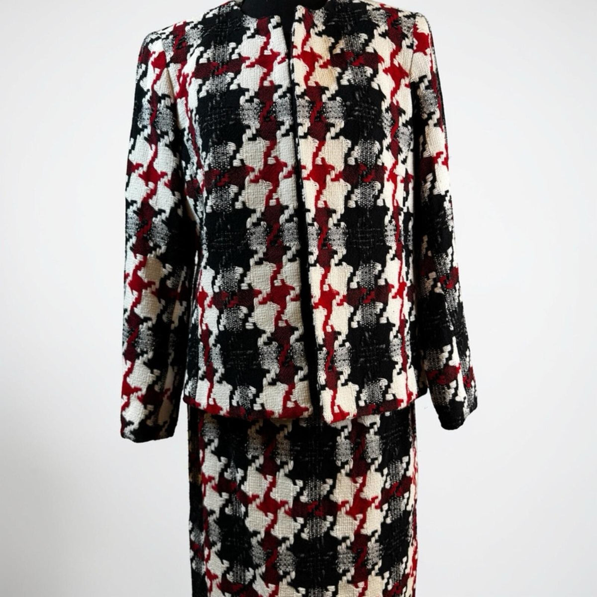 Vintage 80’s Nouveaux Bold Graphic Skirt Suit Set Career chic