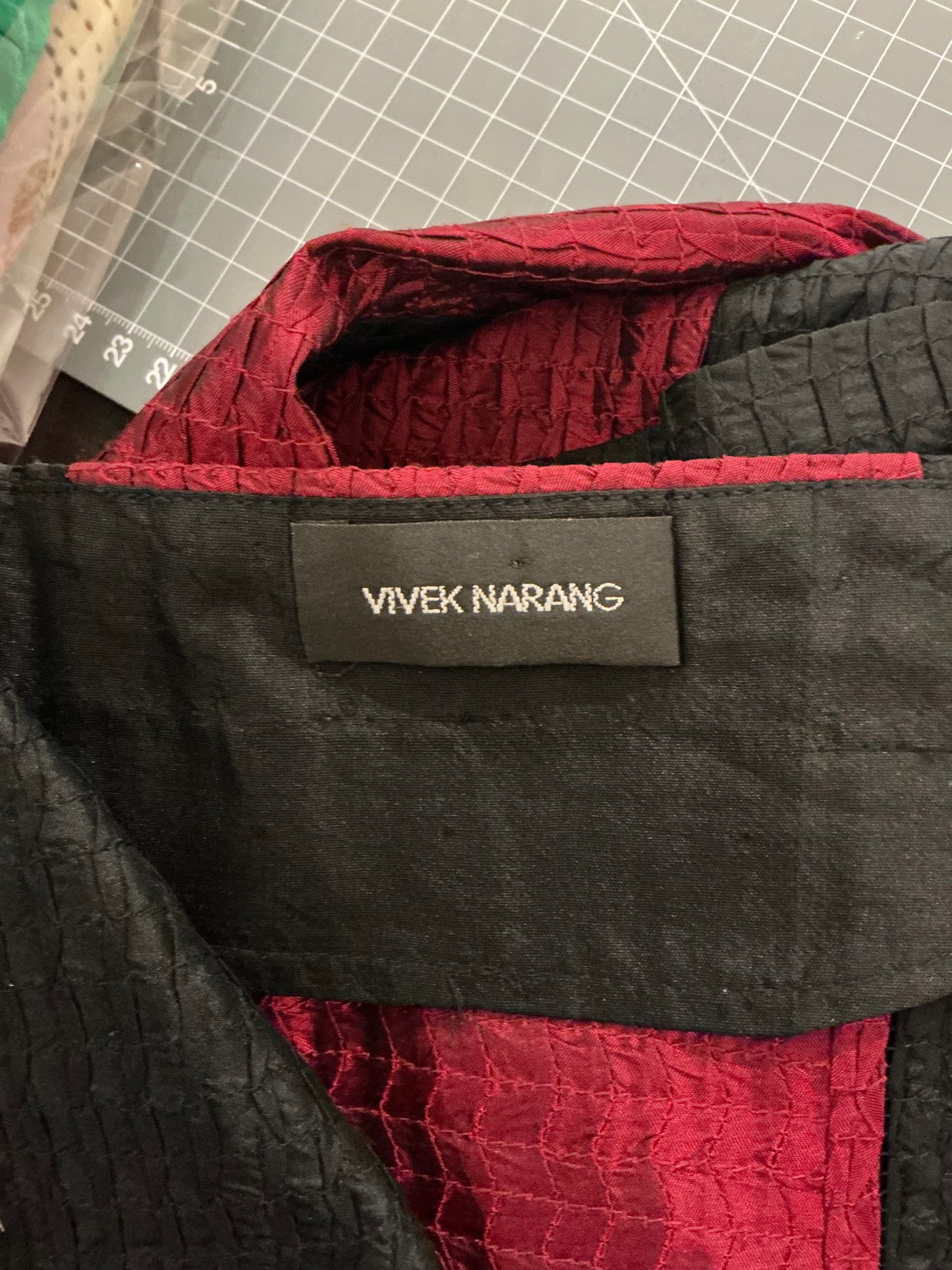 Vivek Narang Black & Burgundy Textured Silk Dress – Vintage Designer