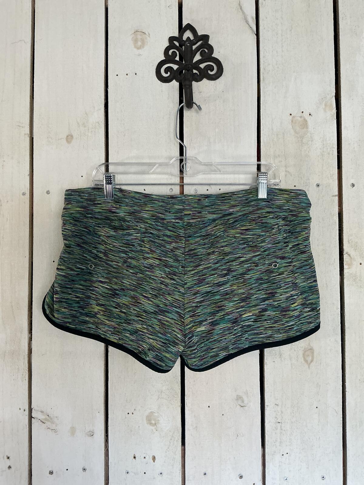 Athleta Space Dye Running Shorts Women’s Athletic Lounge Dolphin Hem Size XL