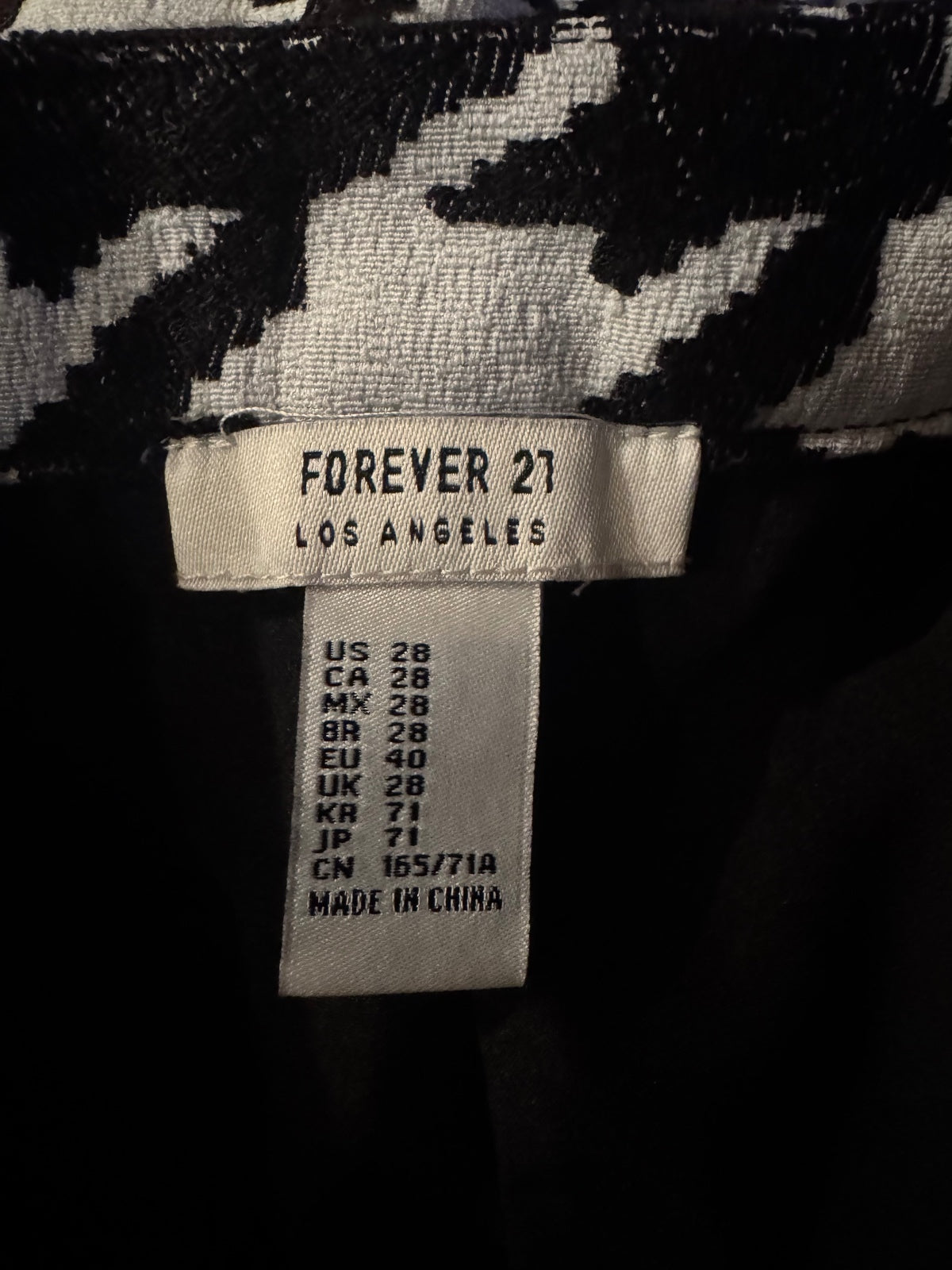 Forever 21 Black and White Houndstooth Patterned Shorts Size